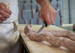 Tying of salami